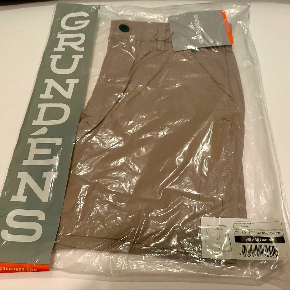 NWT- Mens Grundens Gaff Shorts - Size 30 - Seneca color - 7’’